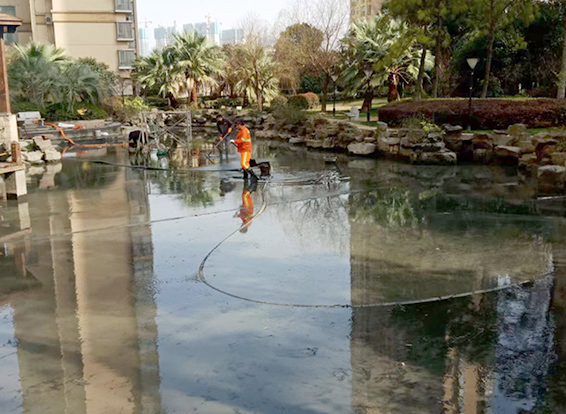 宁远景观池淤泥清理